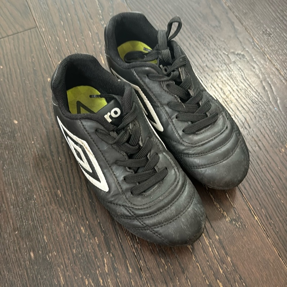 Youth Umbro cleats